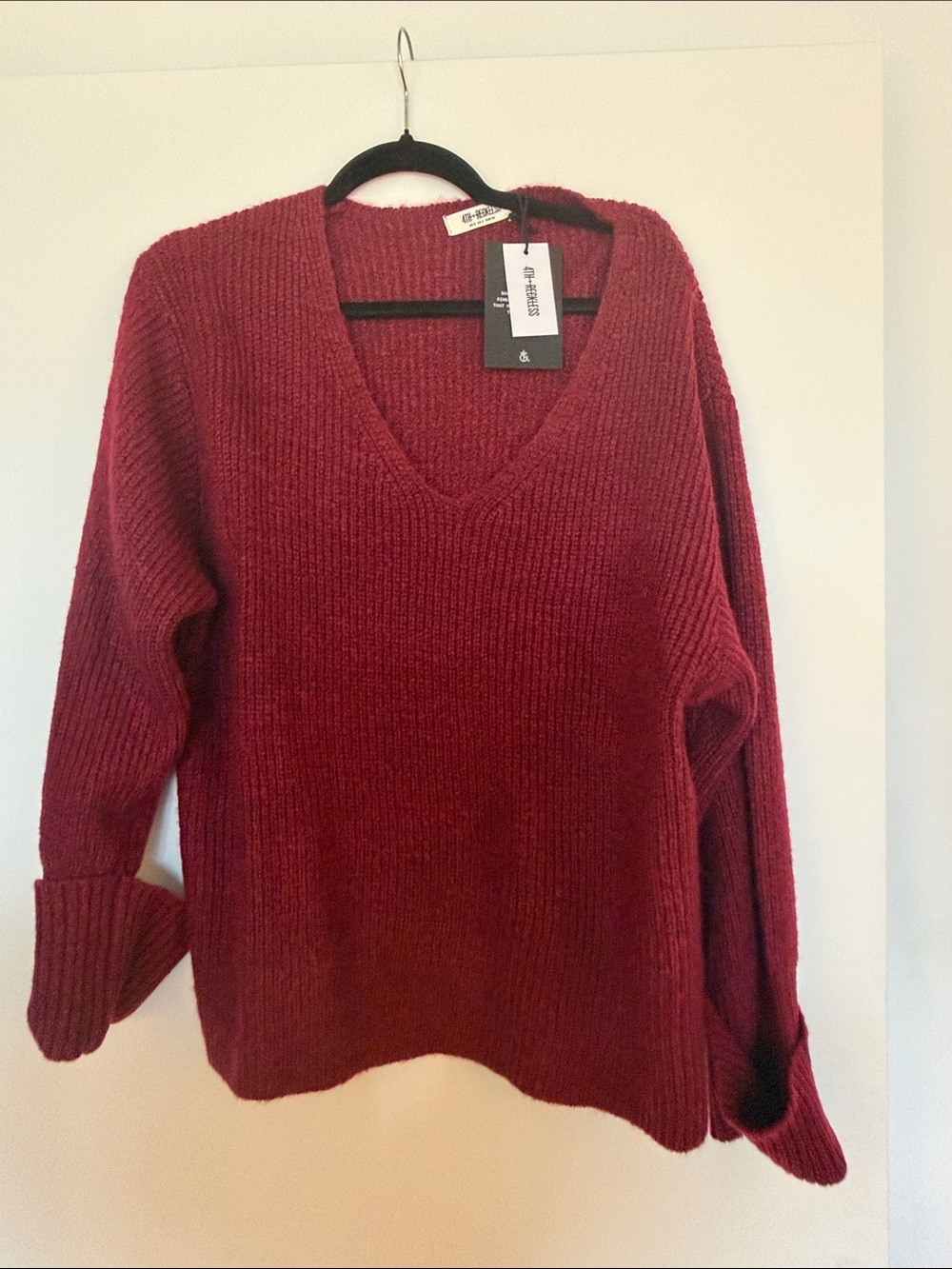Ribbed V-Neck Sweater in Burgundy by RIVER ISLAND